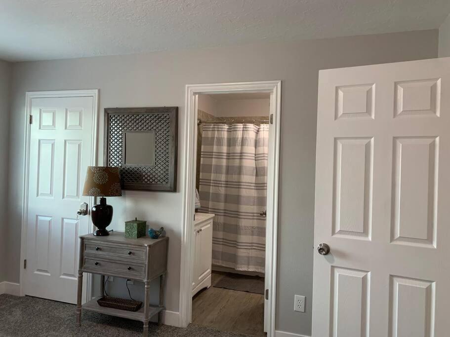 Rooms With A Mountain View Pleasant Grove ภายนอก รูปภาพ